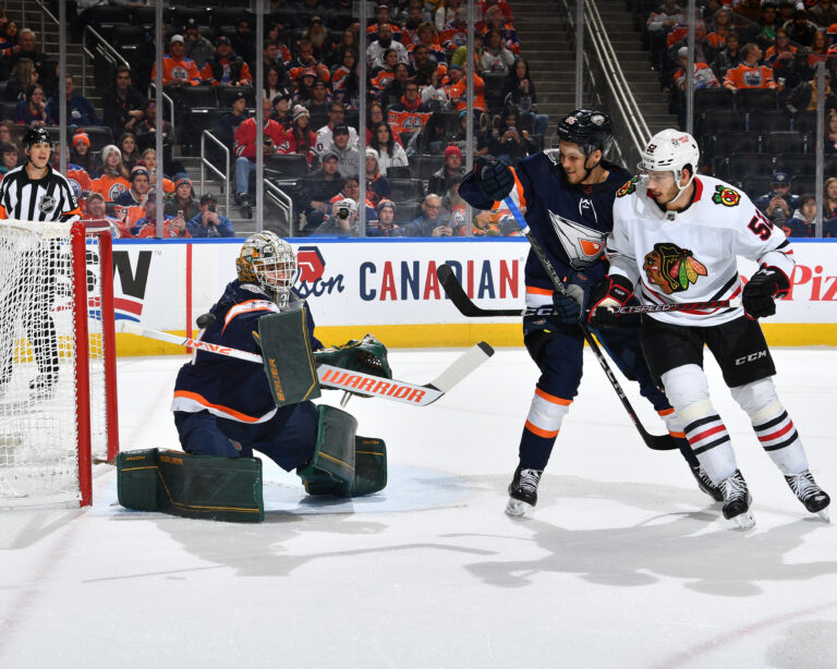 Chicago Blackhawks v Edmonton Oilers
